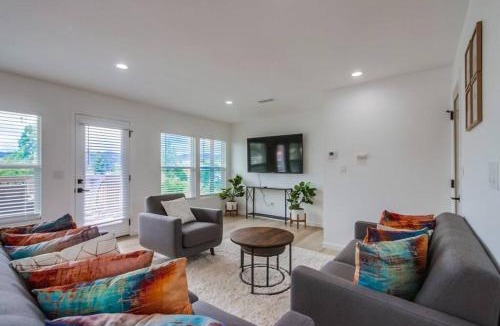 Country Club House | Home with views close to all attractions San Diego
