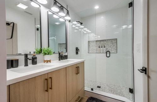 Country Club House | Home with views close to all attractions San Diego