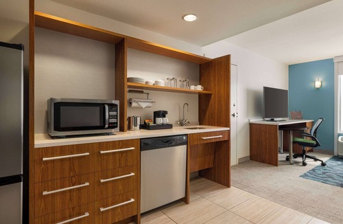Union Square Hotel | Home2 Suites by Hilton Denver West - Federal Center, CO
