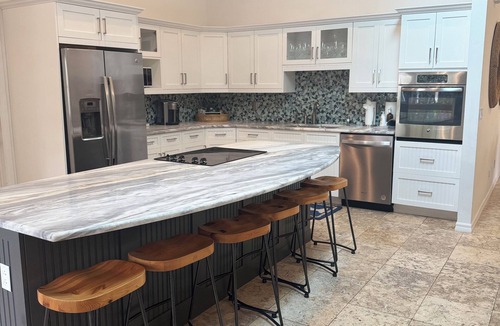 Old Naples House | Homey and comfy “Vintage” like 4 Br Cottage 1 Block to Beach