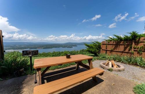Bryant House | Hoot Owl with a private hot tub