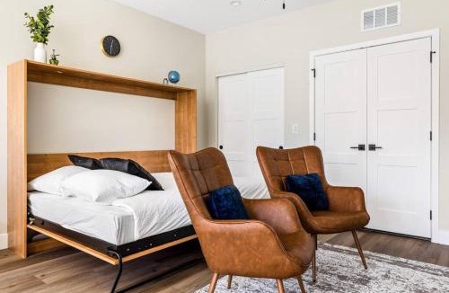Golden Apartment | Horseshoe Hideaway Luxe Studio 1 Block to Main St