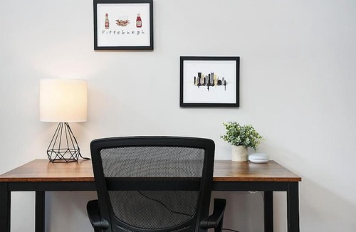 East Allegheny House | HostWise Stays - The "Row" House - Beautiful Space, Two King Beds