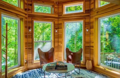 Hot Springs House | Hot Springs: 2 Cabins Waterfall & Mountain Views