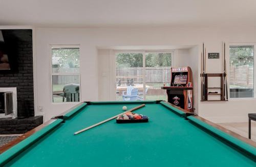 University Hills House | Hot Tub, Firepit & Giant Chess at Austin Hideaway