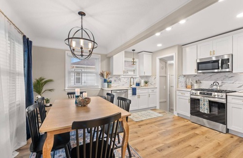 Parma Heights Apartment | Hot Tub|Game Room w/Shuffleboard|N64|Sleeps 8