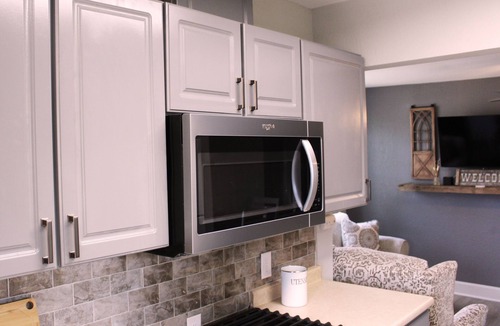 Makanda Cabin | Hot Tub - Minutes from Winetrail, SIU, Giant City, Cedar Lake, Shawnee Forest!