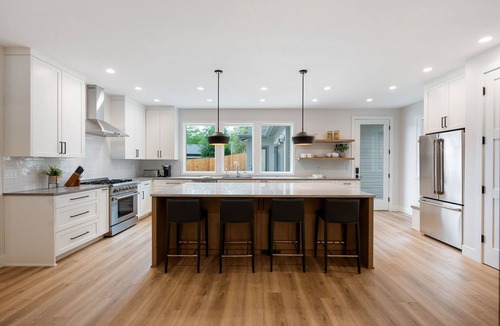West Linn House | Hot tub, sauna, close to shops & restaurants!