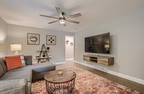 Lamar Heights Area House | House ∙ 2 bedrooms ∙ 4 guests