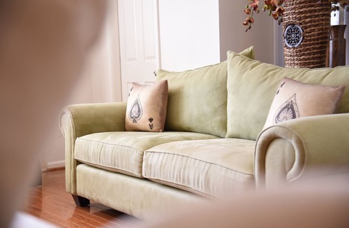 Laurel House | House of Cardz- comforts of home by LLOYD SUITES