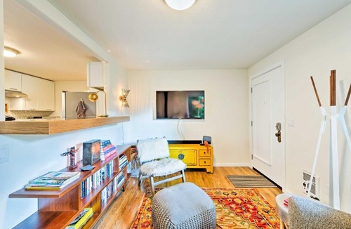 Clinton House | House with Deck on Whidbey Island, 1 Mi from Shore!
