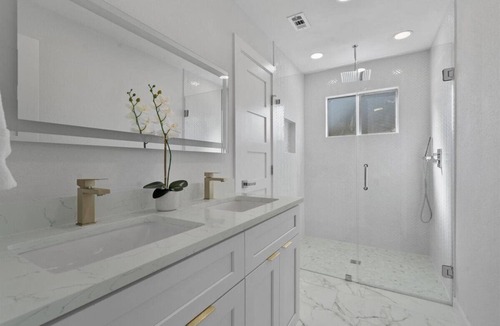 Milwood House | Howdy! Modern stay in Austin