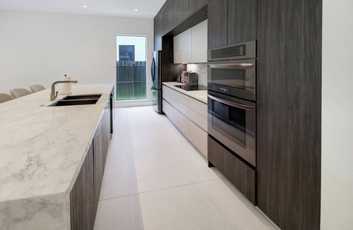 Sailboat Bend House | Huge! Modern, 5 bedroom home with the best backyard in all of FORT LAUDERDALE!