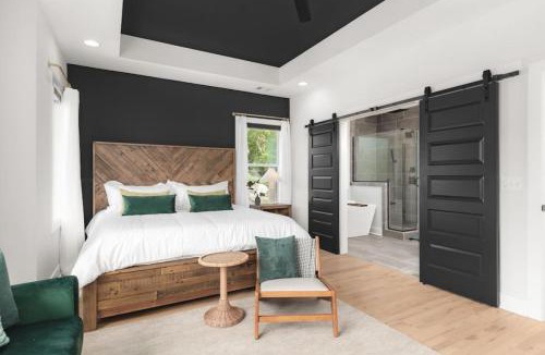 Cleveland Park House | Huge Rooftop Patio at this Stunning Spacious House