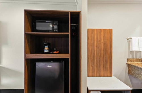 Olde Carlsbad Hotel | Hyland Inn Near Legoland