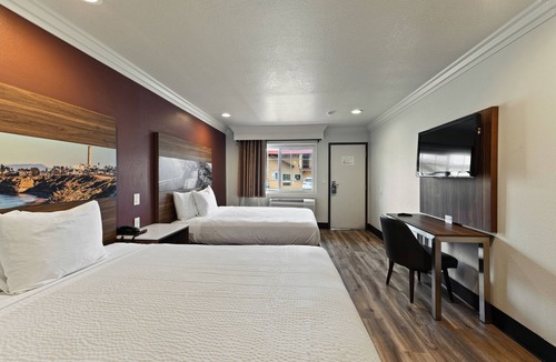 Olde Carlsbad Hotel | Hyland Inn Near Legoland