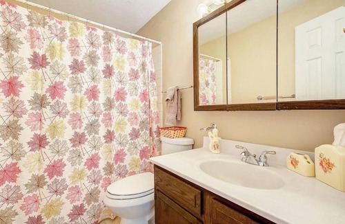 Trendwood and Frankline Square Bed & Breakfast | Ideally Located Westminster Home - Sleeps 13!