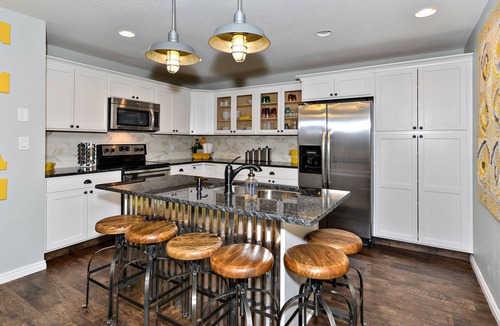 St. George Condo | IMMACULATE COMPLETELY UPGRADED-NEW FURNITURE*SLEEPS 16 IN BEDS, PRIVATE HOT TUB