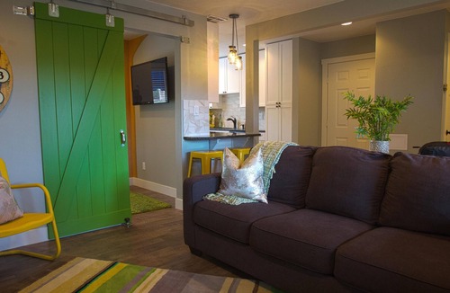 St. George Condo | Immaculate Completely Remodeled with Open Floor Plan, Beautiful Furnishings