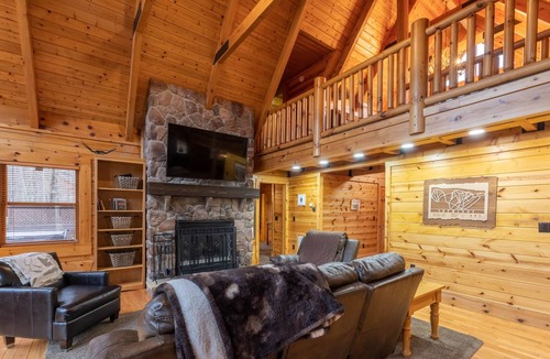 Mace House | "Immeasurably More Retreat" - 2429 Summit Pass Snowshoe