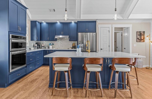 Eatonton House | Incredible Lakefront Sunsets at the completely renovated Paradise Pointe