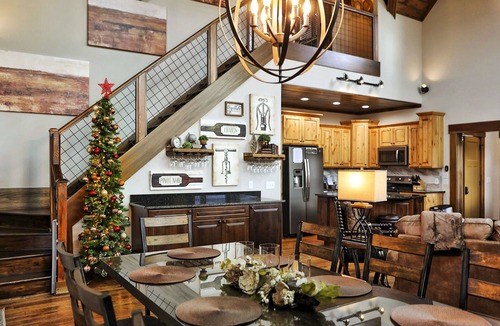 Chalet Village North Cabin | INCREDIBLE Mountain View Cabin! Huge Game Room! Theater! Fire Pit! 2 car garage!