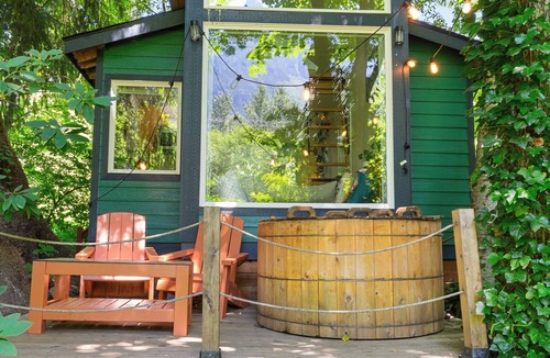 Gold Bar House | Incredible Views ~ Trail Access~ Kayak Rentals Nearby