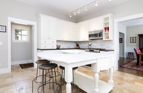 South Haven House | INDIANA AVENUE BEACH HOUSE 5 BDRMS. 4 BATHS. ACCOMMODATES TWELVE GUESTS!