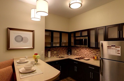Bryant Pattengill West Condo | Indoor Pool + 24 Hour Fitness Center | Close to University of Michigan