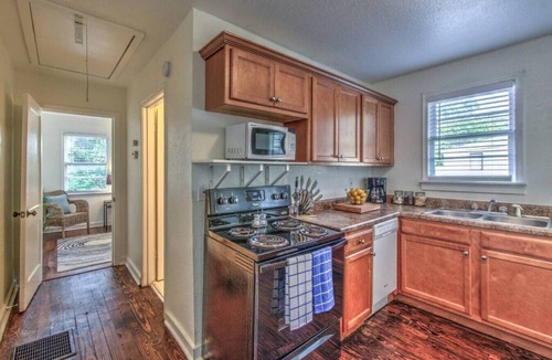 Midtown Apartment | J 84 #2 · Walking distance to the best of Midtown!