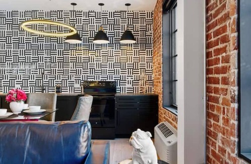 Golden Triangle Apartment | Jason Graves Art Suite 101