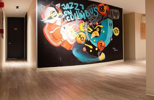 Central Park South Hostel | Jazz on Columbus Circle Hostel