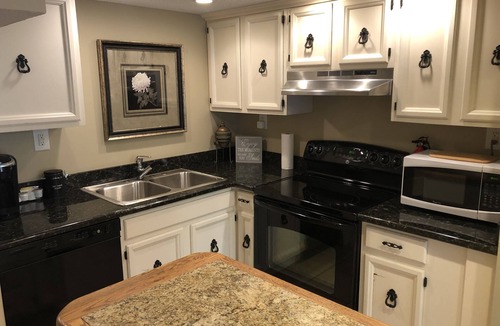 Johnson City Apartment | ⭐️ JC Base Camp - Huge Private Suite with Full Kitchen & Laundry