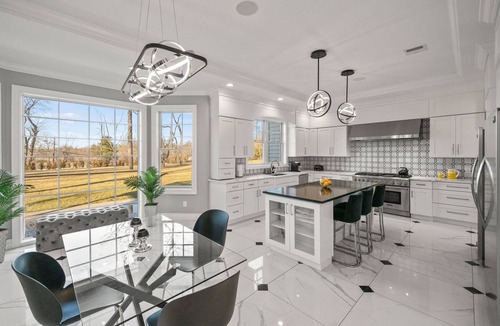 Jericho House | Jericho Mansion is a luxurious vacation home