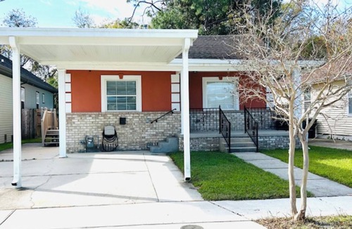 Dillard House | JEWEL OF GENTILLY-Cute Comfy 2bd 2bath sleeps 8, close to all the action