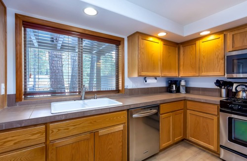 Sunriver House | JUNI18 - Fabulous Home, A/C, on the Bike Path, Hot Tub