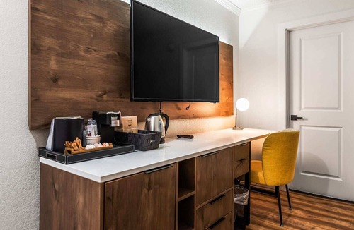 Beresford Park House | Kasa The Catrina | Enjoy Local Eateries & Breweries in San Mateo