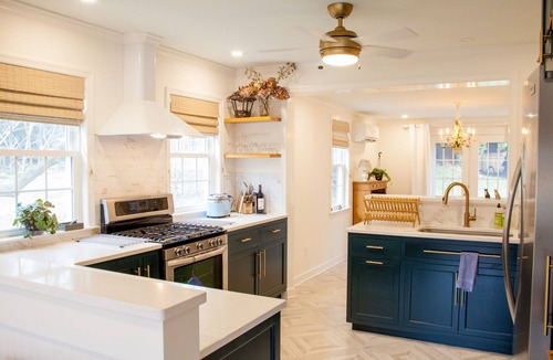 North Downtown House | Kelly Cottage-Lovely Light Filled Home in Downtown Charlottesville - Extended Stay