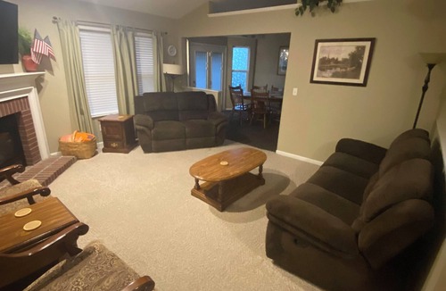 Oakbrook House | Keystone Land between Creation and Ark HOUSE