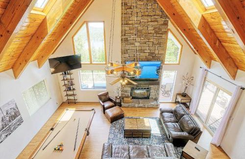 Lake Arrowhead House | Kid's Paradise! Ball Pit 2 Lofts Lakeview 5 bd, 3ba