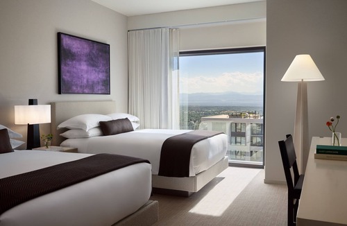 Southmoor Park Hotel | Kimpton Claret Hotel by IHG