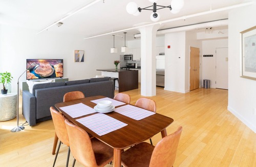 Boston Apartment | King Bed Loft in the Heart of Downtown Boston