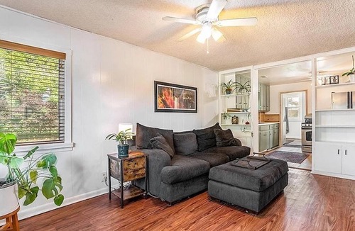Northeast Park Hill Cottage | King Cottage, charming, pet-friendly, 2-bedroom/bath in Denver, Park Hill
