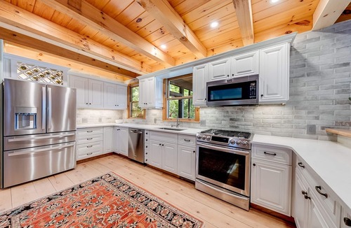 Clarkesville House | Knot Done | Lake Burton Luxury Escape