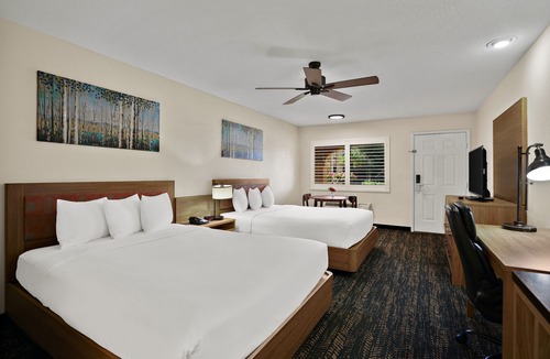 Yuma Hotel | La Fuente Inn & Suites
