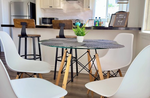 Los Angeles House | LA Living SoFI-LAX-Beach House w Gated Prkng