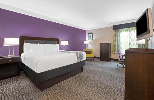 Pearland Hotel | La Quinta by Wyndham Pearland