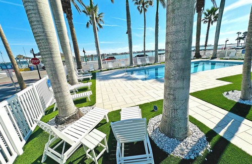 Pass-a-Grille Historic District Apartment | La Tortuga Historic Pass A Grille St Pete Beach Unit 6 thru 8