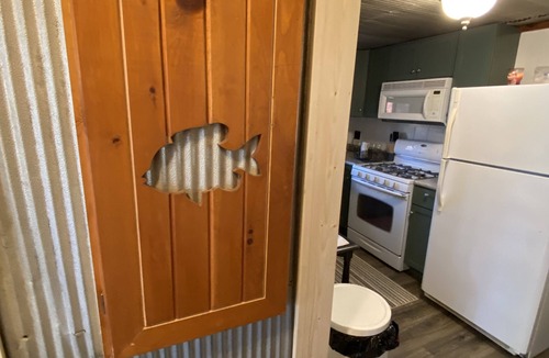 Phelps Cabin | La Vita e Bella -Life is Good- at this pet friendly Northwoods escape