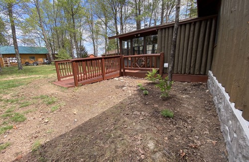 Phelps Cabin | La Vita e Bella -Life is Good- at this pet friendly Northwoods escape